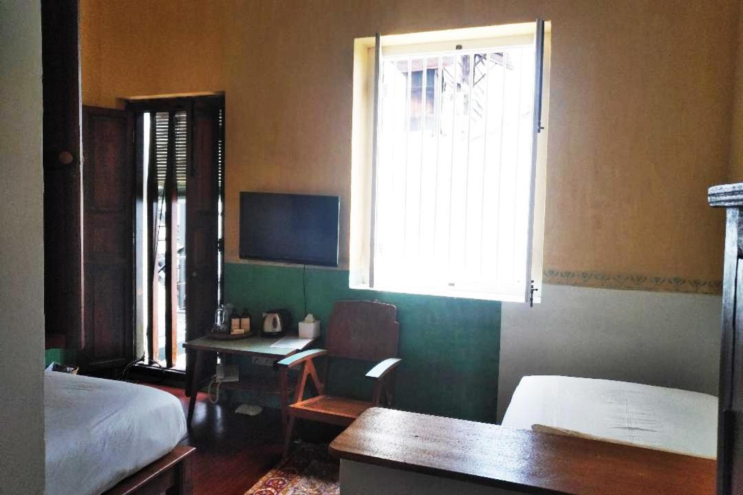 Ren I Tang Heritage Inn Джорджтаун Экстерьер фото