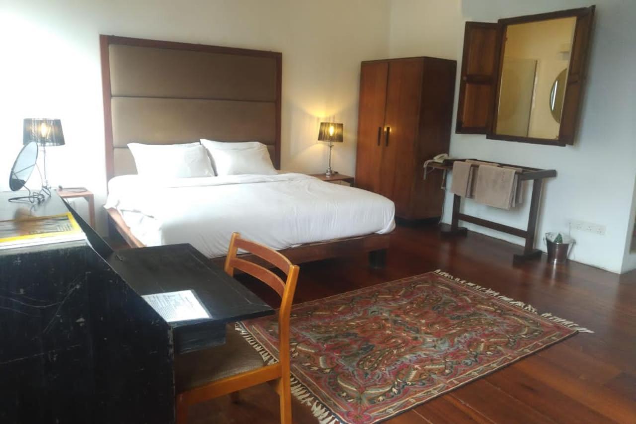 Ren I Tang Heritage Inn Джорджтаун Экстерьер фото
